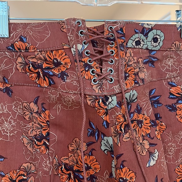 Free People printed flares - Picture 3 of 3